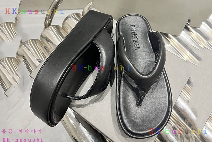 NEW 발렌시아가 신발 신상 B 246602