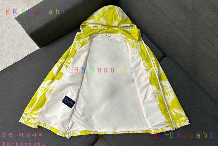 NEW 루이비통 반팔티 신상 LV 552894