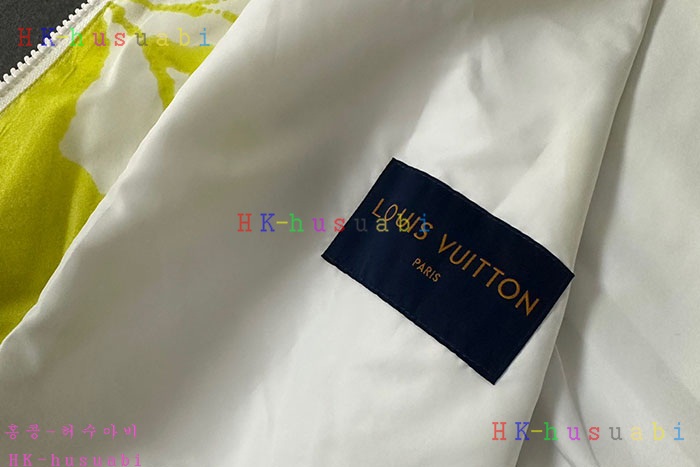 NEW 루이비통 반팔티 신상 LV 552894