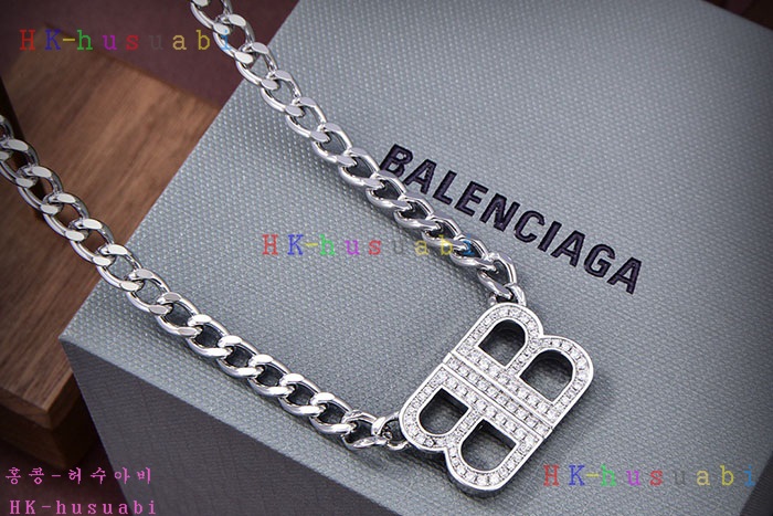 NEW 발렌시아가 목걸이 신상 B 692504