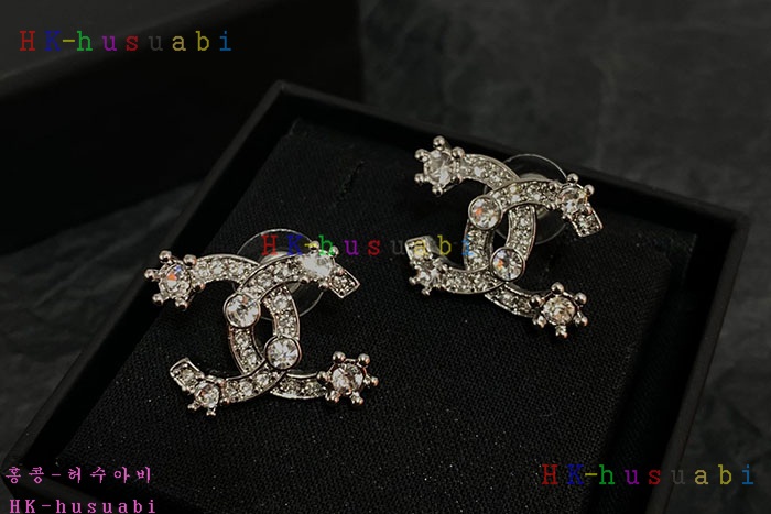 NEW 샤넬 귀걸이 신상 C 8250102