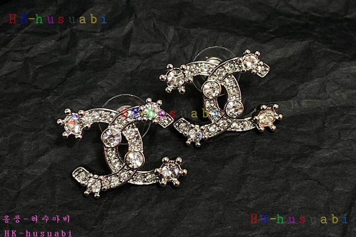 NEW 샤넬 귀걸이 신상 C 8250102