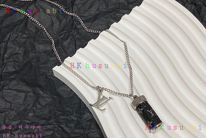 NEW 루이비통 목걸이 신상 LV 104521