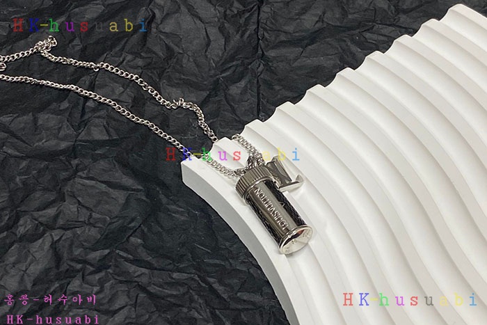 NEW 루이비통 목걸이 신상 LV 104521