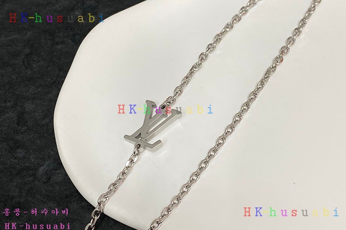 NEW 루이비통 목걸이 신상 LV 104523