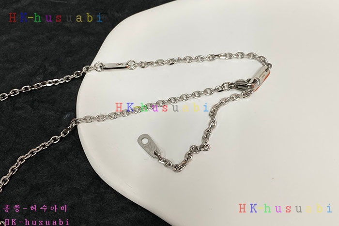 NEW 루이비통 목걸이 신상 LV 104523