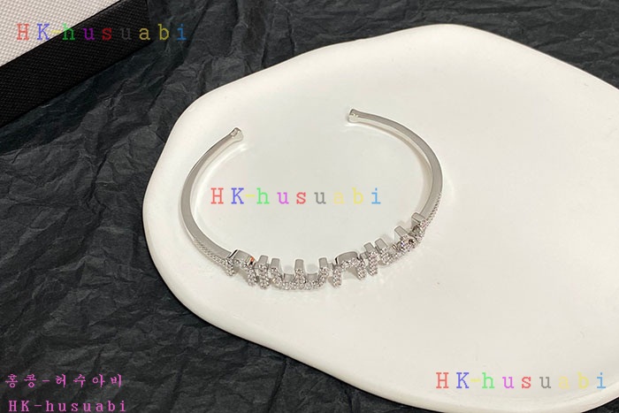 NEW 미우미우 팔찌 신상 MU 8557012