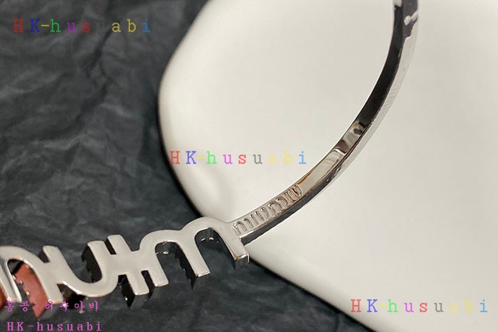 NEW 미우미우 팔찌 신상 MU 8557012
