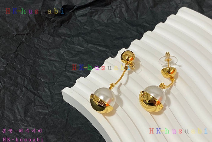 NEW 미우미우 귀걸이 신상 MU 8557025