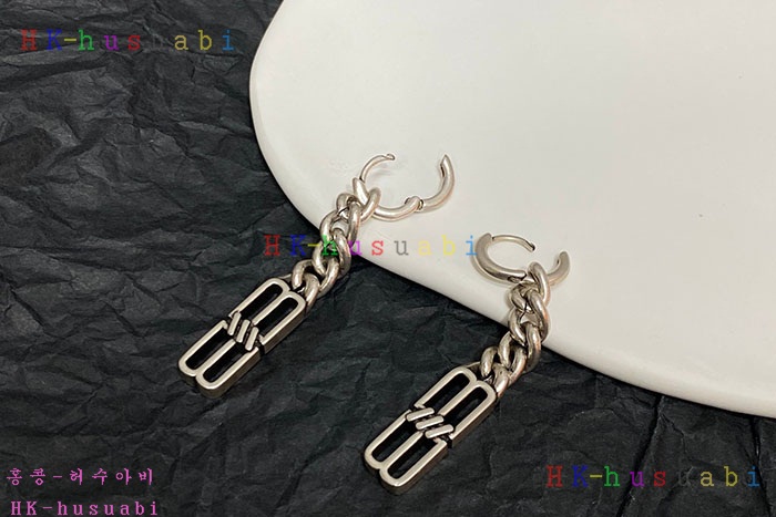 NEW 발렌시아가 귀걸이 신상 B 955812