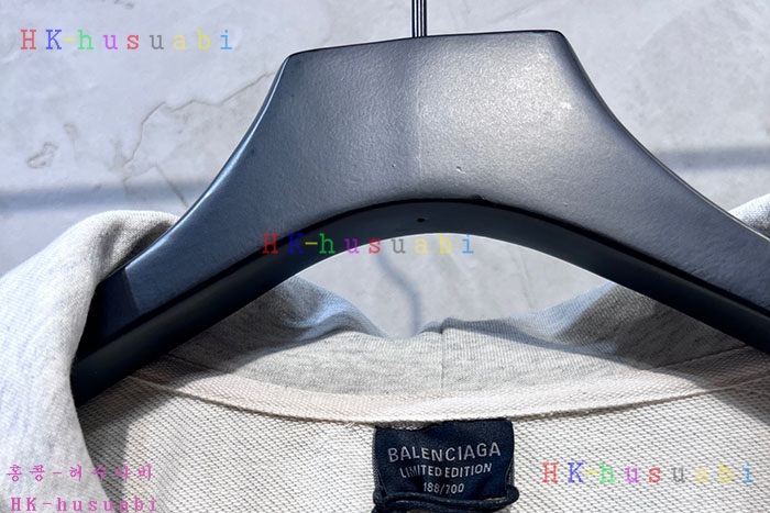 NEW 발렌시아가 후드집업 신상 B 558239