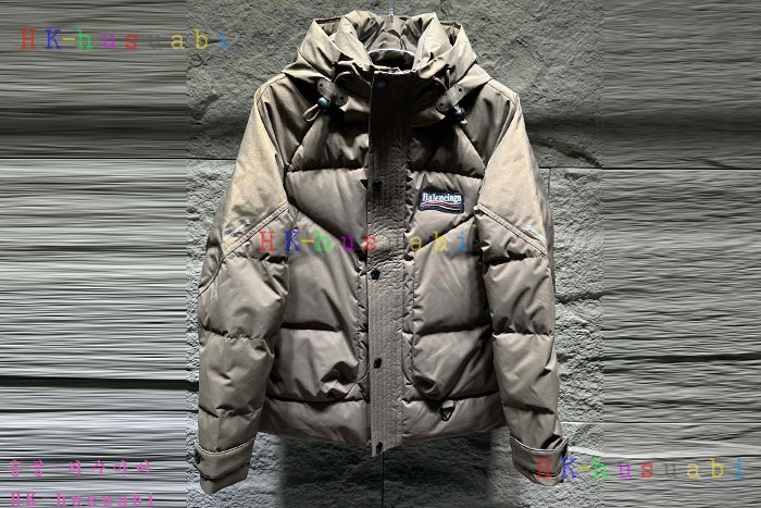 NEW 발렌시아가 패딩 신상 B 558250