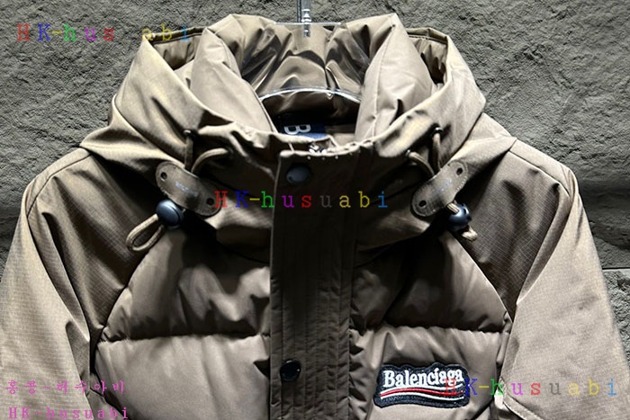 NEW 발렌시아가 패딩 신상 B 558250