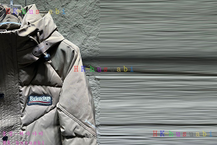 NEW 발렌시아가 패딩 신상 B 558250