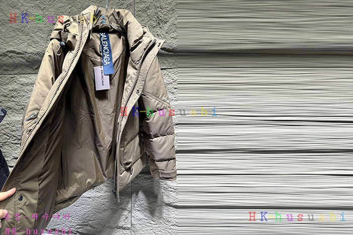 NEW 발렌시아가 패딩 신상 B 558250