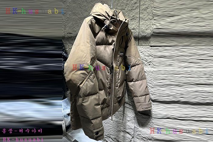 NEW 발렌시아가 패딩 신상 B 558250