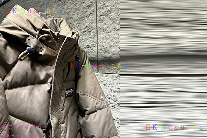 NEW 발렌시아가 패딩 신상 B 558250