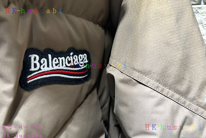 NEW 발렌시아가 패딩 신상 B 558250