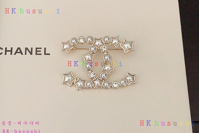 NEW 샤넬 브로치 신상 C  2408806
