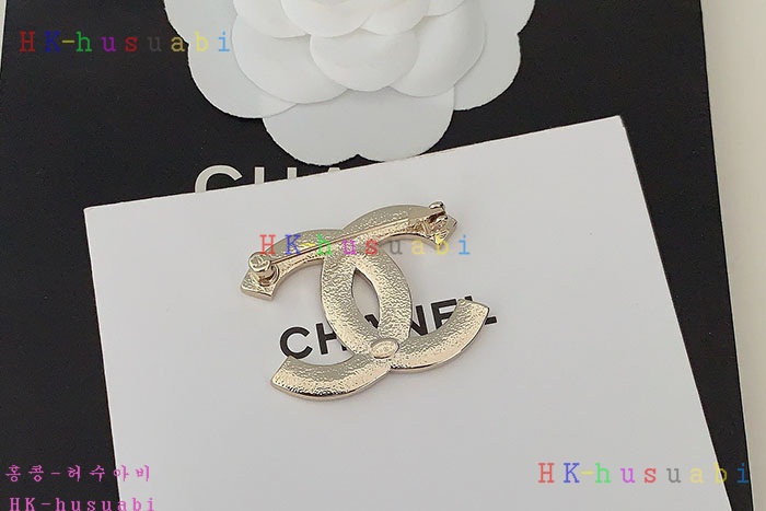 NEW 샤넬 브로치 신상 C  2408808