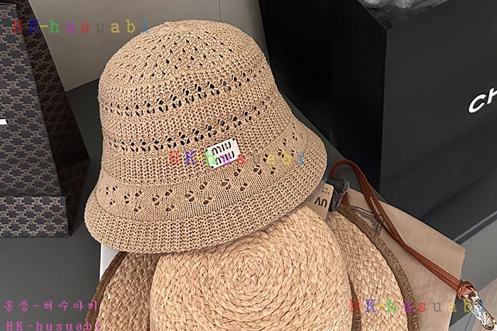 NEW 미우미우 모자 신상 M 4250112