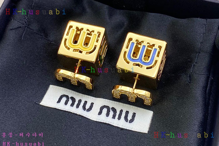 NEW 미우미우 귀걸이 신상 MU 258816