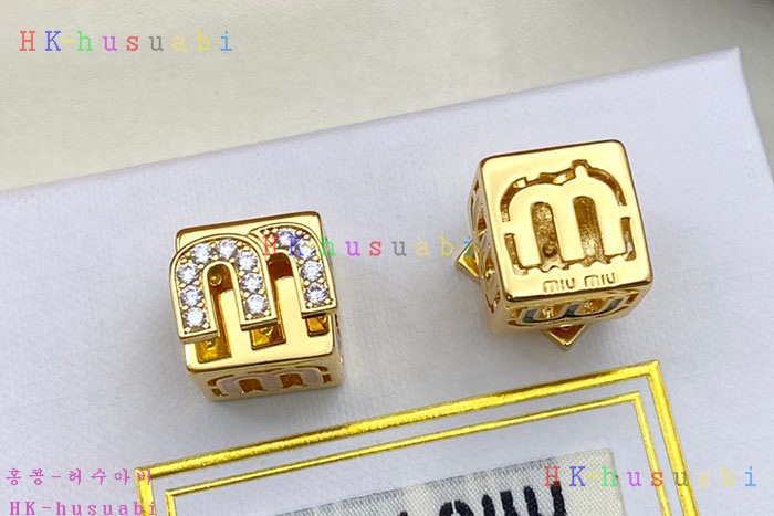 NEW 미우미우 귀걸이 신상 MU 258816