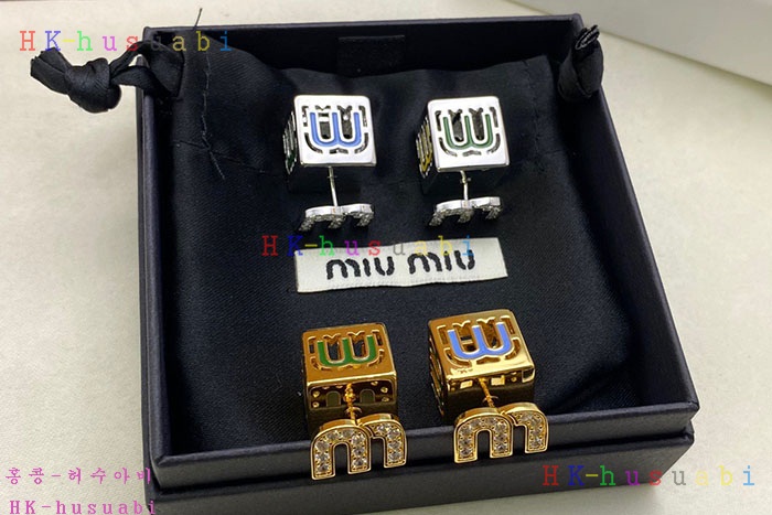 NEW 미우미우 귀걸이 신상 MU 258816