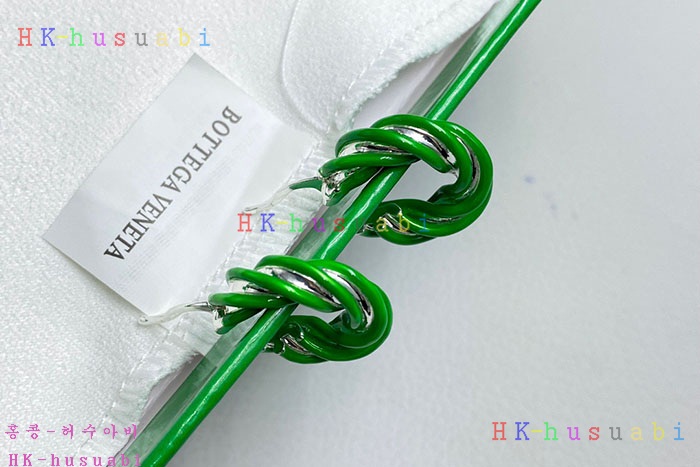 NEW 보테가베네타 귀걸이 신상  BV 958004