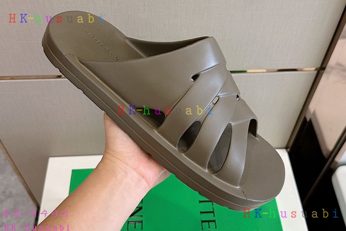NEW 보테가베네타 샌들 신상 BV 745501