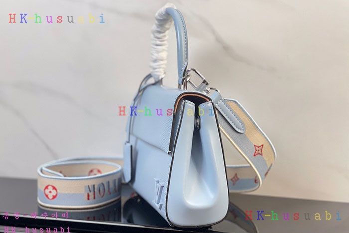 ★미러급★루이비통 클루니  M22617 (사이즈선택)