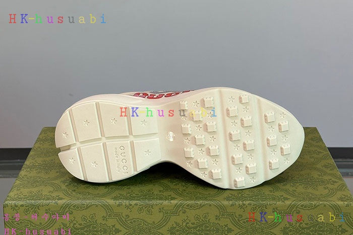 NEW 구찌 스니커즈 신상 GU 699249