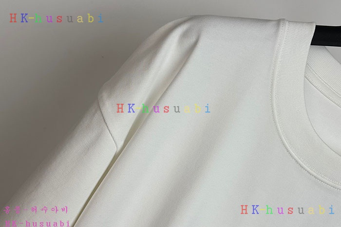 NEW 발렌티노 반팔티 신상 V 558918