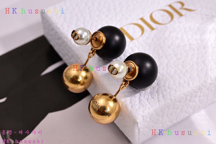 NEW  디올 귀걸이 신상 DR 6855242