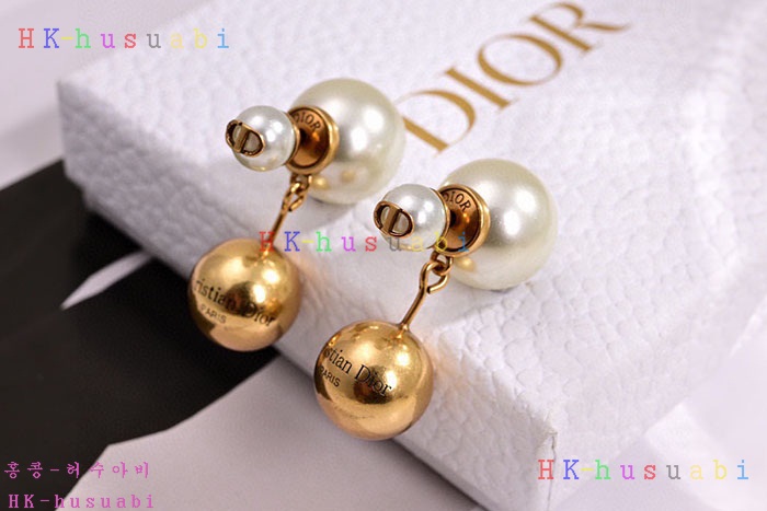 NEW  디올 귀걸이 신상 DR 6855242