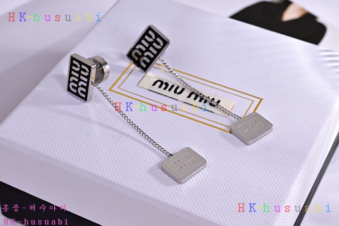 NEW 미우미우 귀걸이 신상 MU 258820