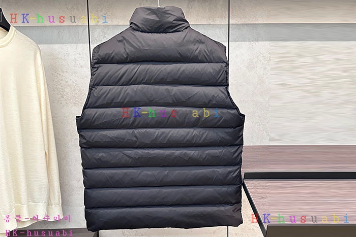 NEW 몽클레어 패딩조끼 신상 M 988803