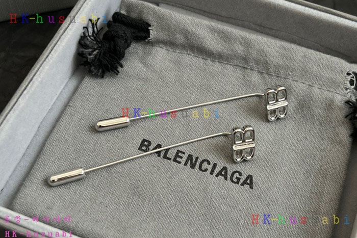 NEW 발렌시아가 귀걸이 신상 B 889004