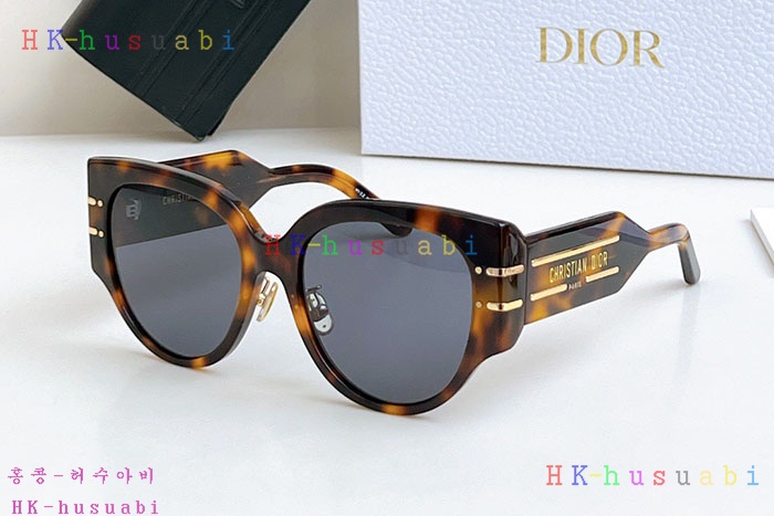 NEW 디올 선글라스 신상 DR 688473