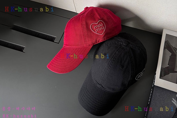 NEW 미우미우 모자 신상 M 9566807
